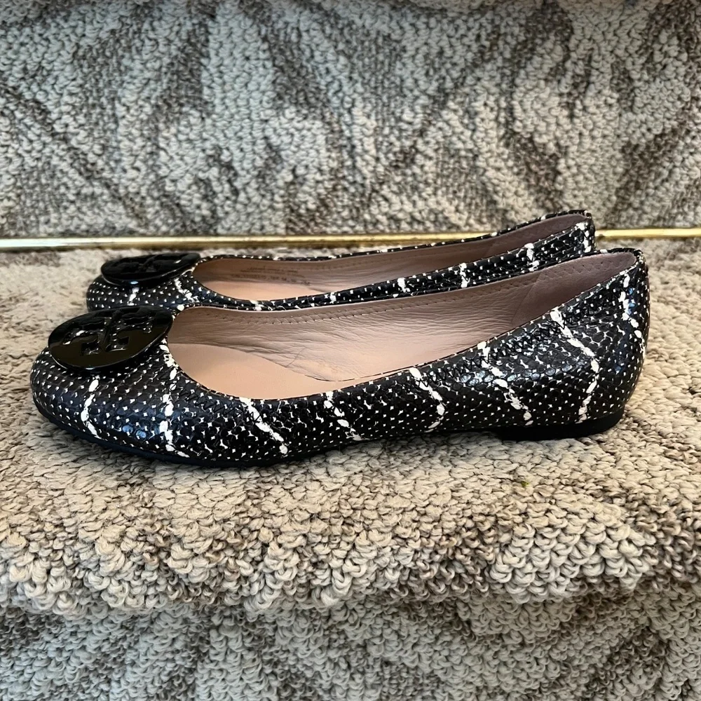 Tory Burch Reva Mojave Black Beige Snake Print Leather Logo Ballet Flats Size 7 - Picture 2 of 6
